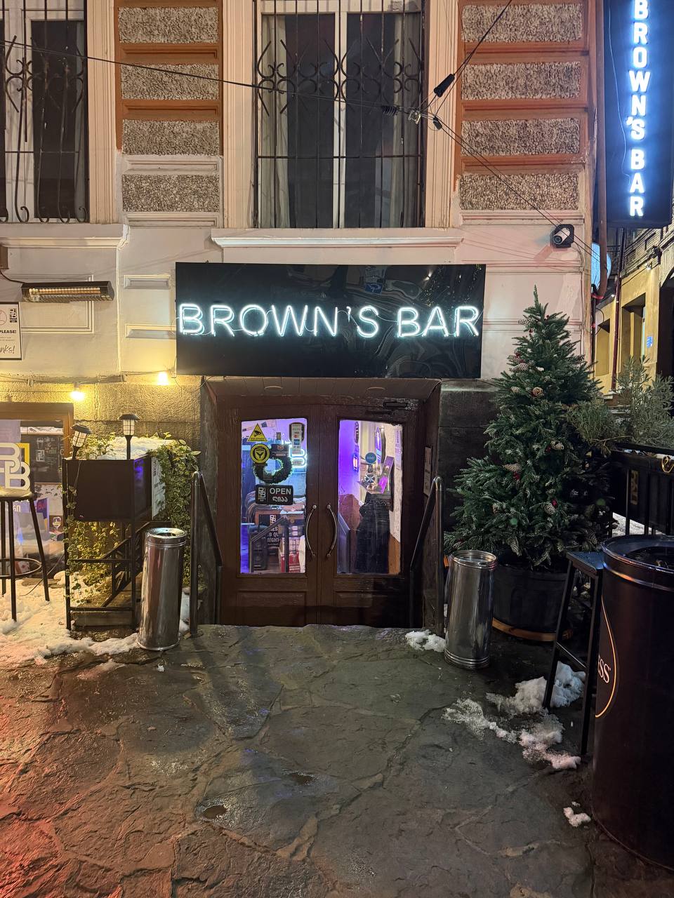 Browns Bar